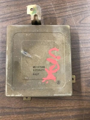 Módulo de control del motor Mitsubishi Montero 1987 1988 1989 Gen1 (ECM) 2,6 L MD107598 Foto 1 de 4