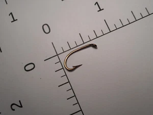 100 Mustad #8 FLY Fishing Hooks O'Shaughnessy KIRBED TD Ball Eye BRONZED 3408 D - Picture 1 of 4