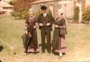 Photo ancienne groupe folklorique à Apremont 1960 Vendée 85 - Imagen 1 de 1