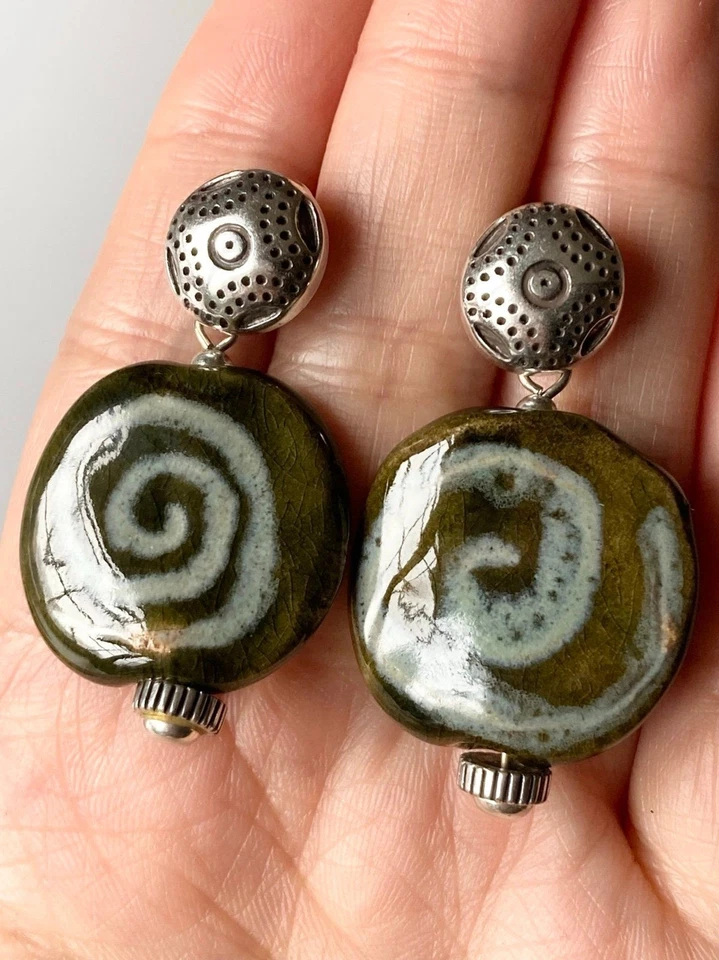 Brincos postes de contas Brighton Kazuri - Imagem 1 de 4