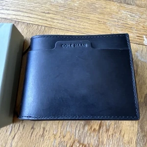 Cartera de cuero negra para hombre Cole Haan RFID plegable 31HN130009 valor de $80 caja abierta - Imagen 1 de 16