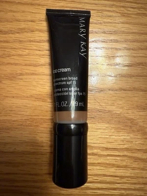 NEW NO BOX MARY KAY CC CREAM SUNSCREEN BROAD SPECTRUM SPF 15 VERY DEEP  1 FL.OZ. - Image 1 of 3