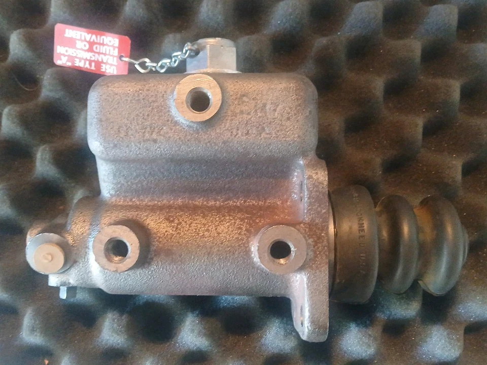 Cilindro maestro NOS OE - Wagner F44418 FE777 - 1941-82 - Ford / International Foto 1 de 4
