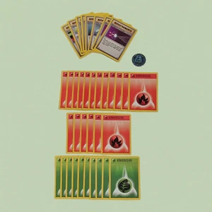 Mazzo tematico Incendio - Pokémon Set Base 1999 | LOTTO MONETA E CARTE NM/EX ITA - Foto 1 di 14