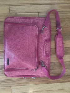 CASECROWN PINK ALLIGATOR LAPTOP CASE - Picture 1 of 4