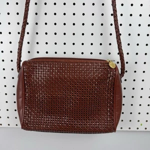 Vtg Medallion woven leather crossbody bag brown crest emblem braided strap 10x8  - Picture 1 of 18
