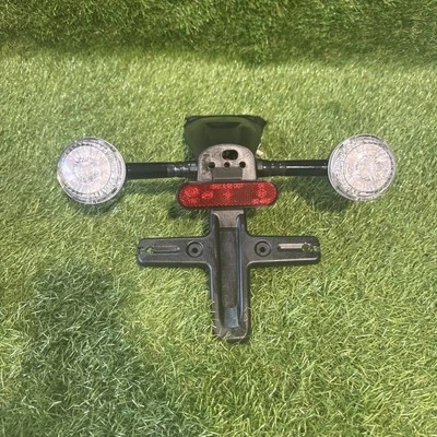 Soporte de matrícula con luces Triumph Scrambler 1200 XE 2023 Foto 1 de 4