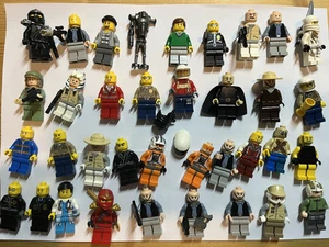 36 Lego Mini Figuren plus Einzelteile (Star Wars, Ninjago, City usw) - Bild 1 von 2