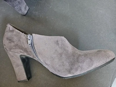 NOVO - BOTAS AEROSSÓIS CINZA CAMURÇA TAMANHO. 10 UE. 8 - Imagem 1 de 4