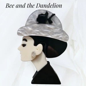 Stylish  Lady Modern Acrylic 2D Layered Brooch ~ 1950s Vintage Style - Picture 1 of 6