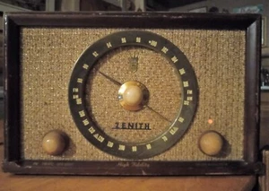 ZENITH Armadio in legno (1956) Tavolo tubolare radio AM/FM - Foto 1 di 10