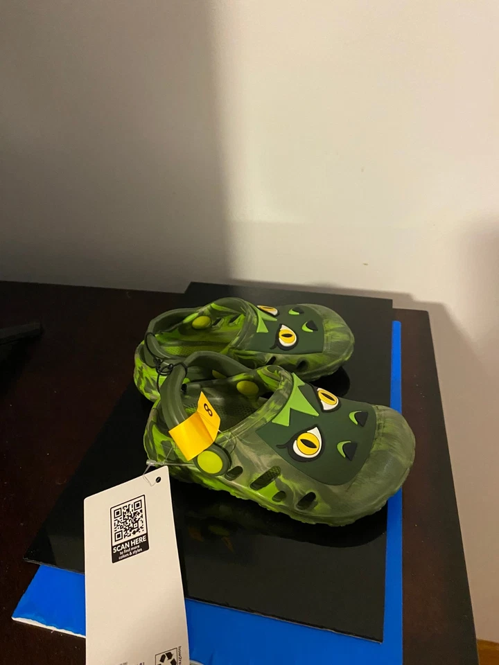 NUEVAS SANDALIAS ZUECO MARCA MIEMBRO NIÑOS PEQUEÑOS TALLA 8 Foto 1 de 4