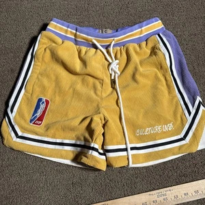 Culture Industries Cord Shorts: Gr. S: Lakers: NBA Style - Bild 1 von 6