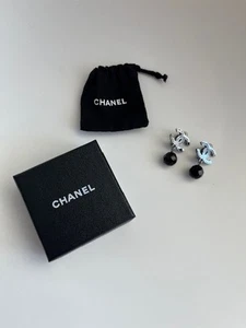 Chanel CC Ohrclips Metall mit schwarzer Perle - Bild 1 von 8