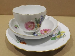 Meissen Porzellan Kaffee  Gedeck Streublumen 3tlg. Tasse ,2 Teller  2.Wahl  Nr.1 - Bild 1 von 5