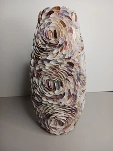 Vase oder Skulptur, verziert mit Muscheln arrangiert im Blumen- oder Rosettendekor - Bild 1 von 13