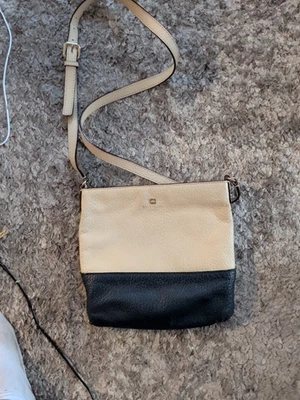 Bolso Bandolera KATE SPADE NEGRO/MARFIL GUIJARRO Cuero Foto 1 de 4