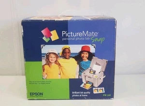 Epson PictureMate PM 240 Digital Photo Lab Snap stampante a getto d'inchiostro solo unità nuova - Foto 1 di 5