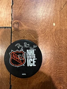 Bobby Clarke HOF Autographed Philadelphia Flyers NHL CENTER ICE Hockey Puck - Picture 1 of 3