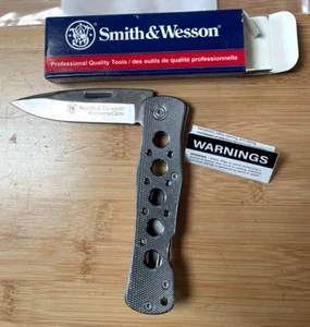 Smith & Wesson Extreme Folding Knife Stainless CK6AEU Blade Aluminum Handle FR/S - Picture 1 of 7