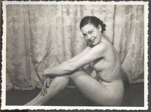 ORIGINAL Vintage NUDE Pin-Up Photo. 7.5 x 10.5 cm. Free UK p&p - Picture 1 of 1