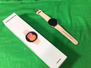 SAMSUNG GALAXY WATCH 5 PINK GOLD 40MM 16GB SMARTWATCH (SM-R900NZDAXAA) - Picture 1 of 6