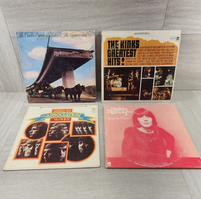 Lot of 4 Classic Rock Vinyl LPs – The Kinks, Doobie Brothers, Helen Reddy, More - Image 1 of 4
