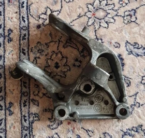 CHRYSLER GRAND VOYAGER 2008-14, 2.8 CRD DIESEL ENGINE BRACKET MOUNT, 04721570AA - Picture 1 of 2