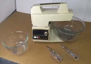 Vintage Oster Regency Kitchen Center + 2 Mixing Bowls & 2 Attachments *READ INFO - Picture 1 of 2