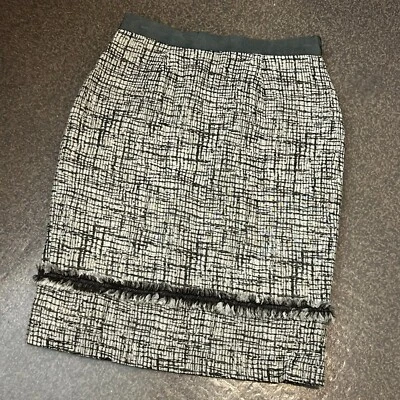 - Saia lápis Yoana Baraschi cinza tweed pucker tecer babado acento tamanho 6 - Imagem 1 de 4