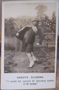Novedad RPPC SANDY'S DILEMA Whisky para llevar borracho Escocia Bamforth modelo de vida - Imagen 1 de 2