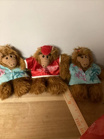 Lot of 3 Vintage 1988 Alf Hand Puppets- Hawaiian(2) Orbiters Cover