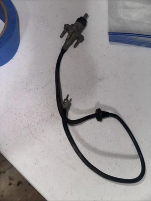 99-02 CHEVY SILVERADO SIERRA YUKON RADIO ANTENA MÁSTIL BASE CON CABLE Y PERNOS OEM Foto 1 de 4