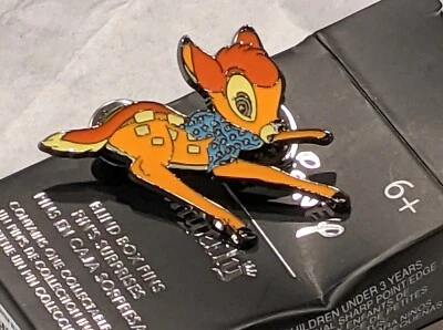 Broche Disney Loungefly Winter Wonderland caixa cega - Bambi - aberto - BoxLunch Exc - Imagem 1 de 3