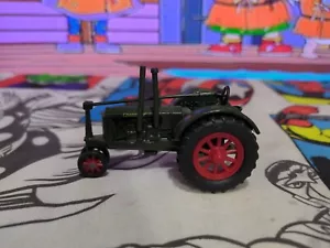 Ertl Massey-Harris Challenger Tractor Vintage Vehicles 1/43 MH-2511-E - Picture 1 of 6