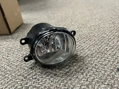 Luz antiniebla del lado del pasajero derecho Toyota Avalon Sienna Tacoma 2010-2020 OEM Foto 1 de 4