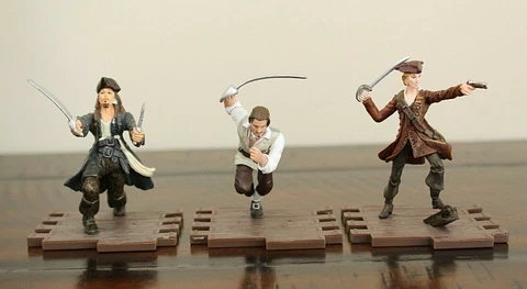 Disney PIRATES OF THE CARIBBEAN FIGURES Action Figure Toy Interlocking Bases Cover