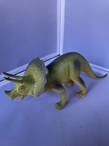 Vintage 1998 3x8" TRICERATOPS Kunststoff Spielzeug Figur Dinosaurier grün Made in China PVC - Bild 1 von 4