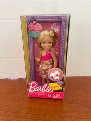 Mattel 2010 Barbie Chelsea doll with cupcakes New in Box - Image 1 of 3