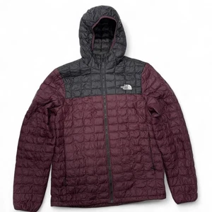 The North Face Thermoball Eco Hooded Jacket Mens Medium Burgundy Black Puffer - Picture 1 of 13