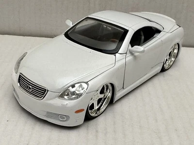 COCHE MODELO DIECAST JADA DUB CITY LEXUS SC430 BLANCO PERLA 1:24 NUEVO SIN CAJA Foto 1 de 4