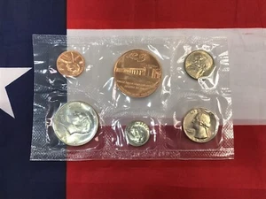 1973-P Official US Mint Souvenir Set as pictured. - Picture 1 of 2
