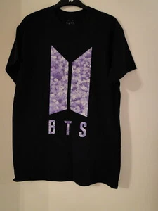 BNWOT Official BTS World Tour PARIS 2019 Black T-Shirt Purple Floral Logo XL - Picture 1 of 3
