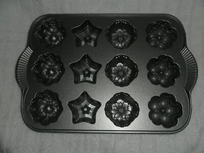 Nordic Ware Holiday Mini Muffin Pan Heavy Cast Aluminum Cakelet NWOT Never Used - Image 1 of 3