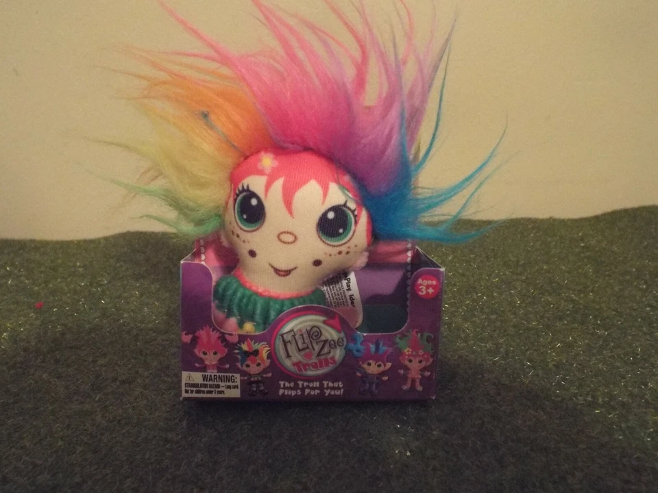 Flipzee Trolls Bonnet & Bundle Plush Mini Doll Flip Zee by Jay Play