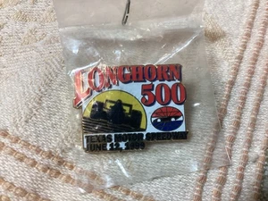 Prendedor de sombrero Texas Motor Speedway Longhorn 500 - Imagen 1 de 3
