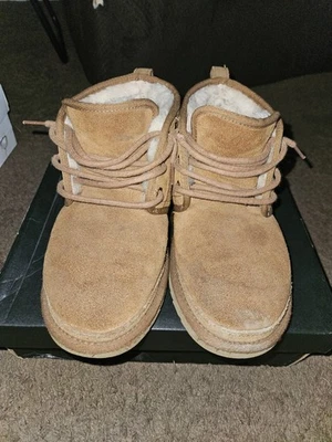 Boys Ugg Boots Pre Owned Size 7 - Image 1 of 3