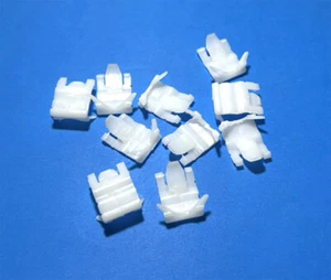 10 x WINDOW GLASS Weatherstrip Door Clip for TOYOTA COROLLA AE102 AE100 AE101 - Picture 1 of 2