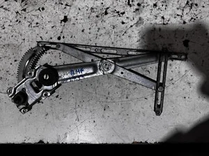 Toyota Corona Right Front Window Regulator RT142 08/1983-12/1987 - Picture 1 of 8