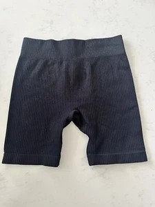 COTTON ON KIDS Seamless Ribbed Black Biker Shorts Size 7-8 7 8  - Picture 1 of 4